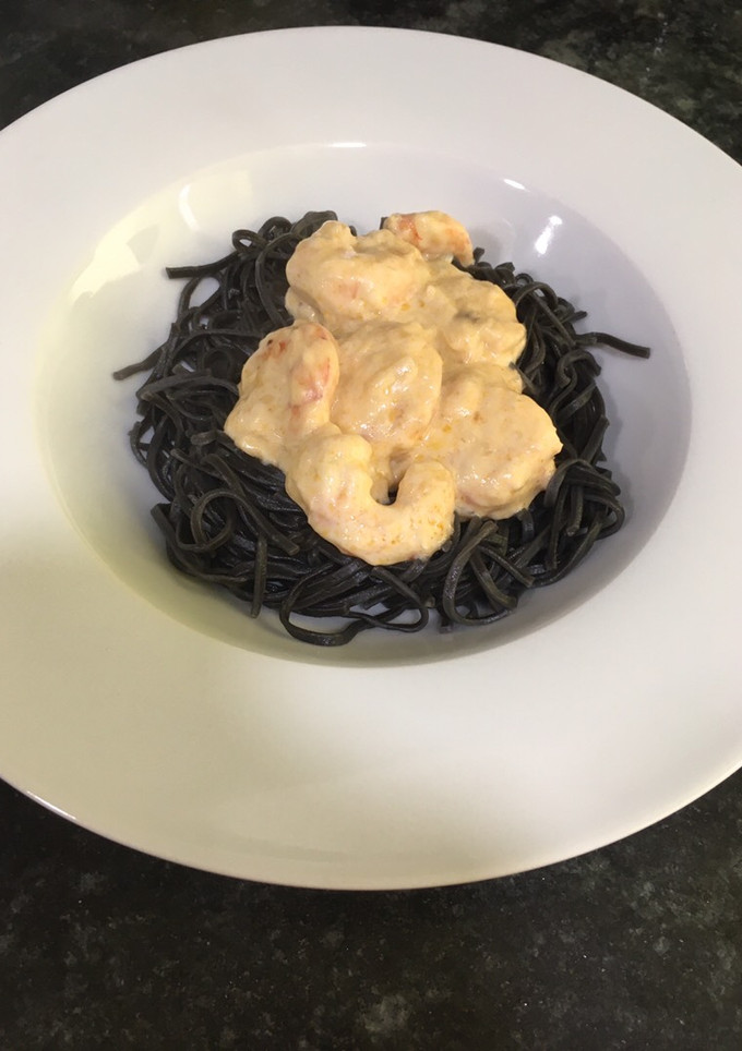 Una foto de Spaghetti negros