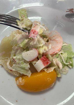 Una foto de Cóctel de mariscos con fruta