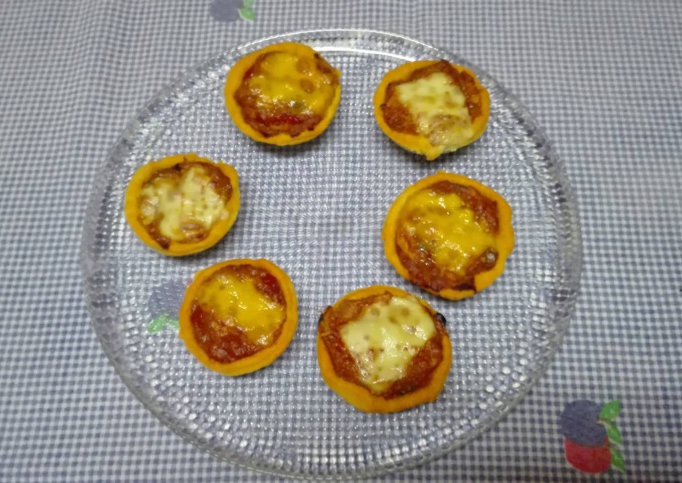 Cestitas de pisto con atún y queso cheddar
