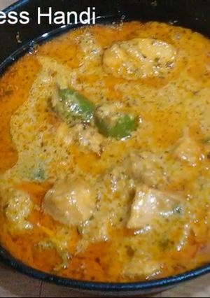 A picture of Chicken Boneless Handi.