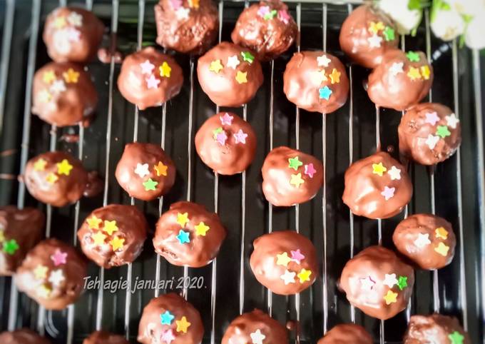 Daur ulang bolu/cake gagal-bola2 coklat