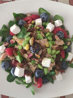 Una foto de Ensalada con pistachos