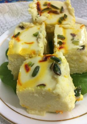 भापा सन्देश (Bhapa Sandesh recipe in hindi) रेसिपी मुख्य फोटो