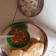A picture of Delicious Punjabi style Chole Bhature.