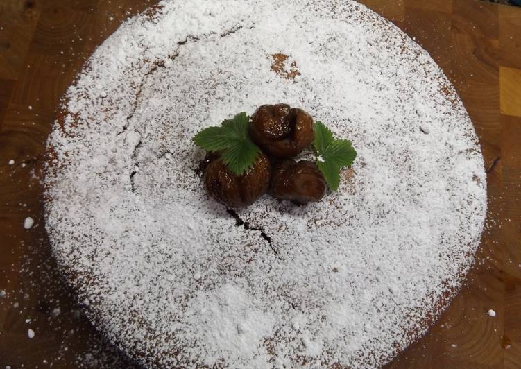 Pastel bizcochado de castañas caseras en almíbar