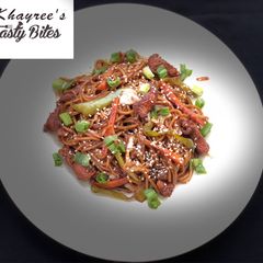 A picture of Chow mien.