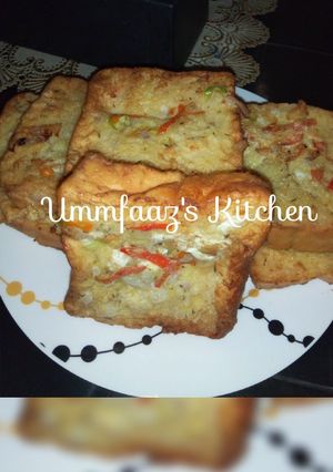 A picture of Fried bread in egg.
