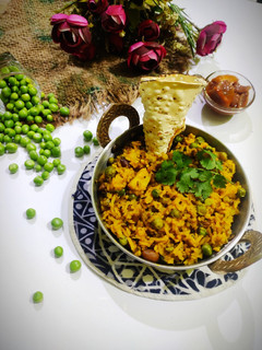 आलू मटर पुलाव (aloo matar pulao recipe in Hindi) रेसिपी मुख्य फोटो