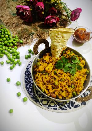 आलू मटर पुलाव (aloo matar pulao recipe in Hindi) रेसिपी मुख्य फोटो