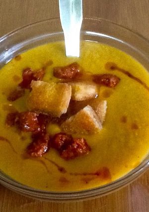 Foto principal de Crema aromática de calabaza y lentejas
