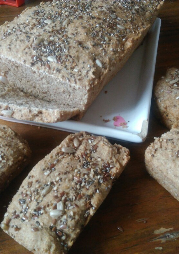 Una foto de Pan integral de centeno Sin amasar🍞fácil y rápido