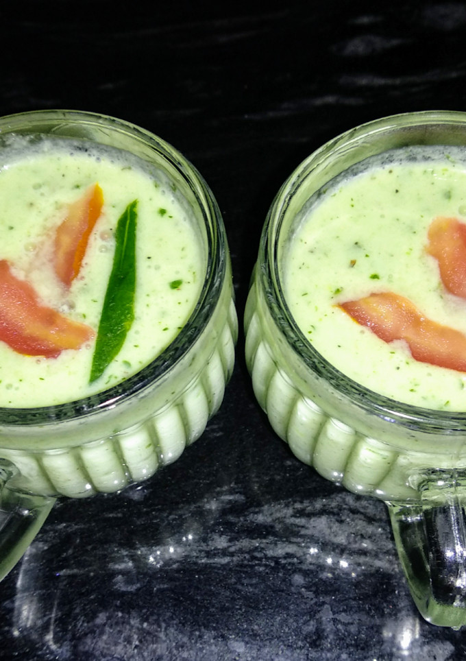 A picture of Chilled Cucumber Curd Soup.