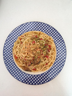 Una foto de Spaghettis con verduras y salsa de soja (Olla Gm g)