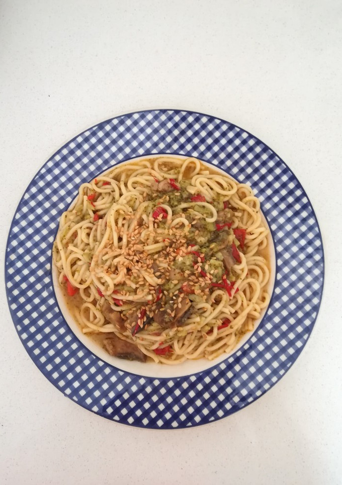 Una foto de Spaghettis con verduras y salsa de soja (Olla Gm g)