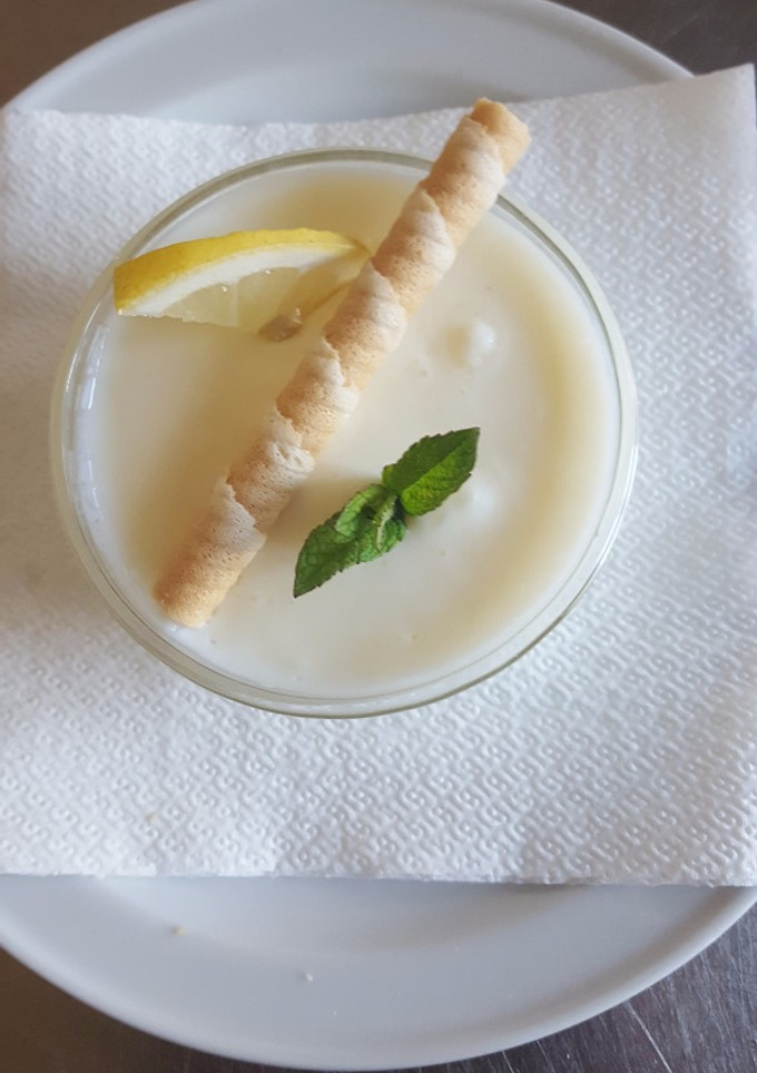 Una foto de Mousse de limón