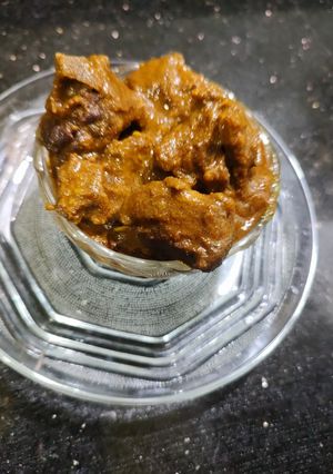 মটন কষা (Mutton kosha recipe in bengali) রেসিপির প্রধান ছবি