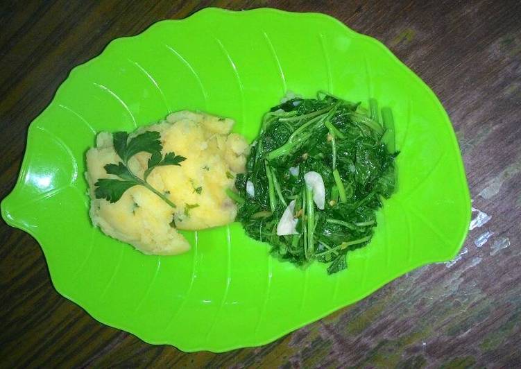 Bagaimana Membuat Tumis bayam dan kentang ongklok, Lezat Sekali