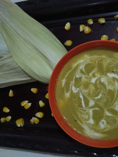 સ્વીટ કોર્ન સૂપ (Sweet Corn Soup Recipe In Gujarati) રેસીપી મુખ્ય ફોટો