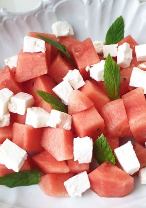 Foto principal de Ensalada de sandía, feta y menta fresca