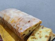 Una foto de budin ingles con nueces
