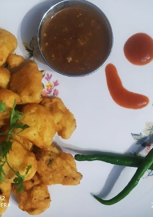चटपटे मूंग की दाल के पकौड़े (Chatpate moong ki daal ke pakode recipe in Hindi) रेसिपी मुख्य फोटो