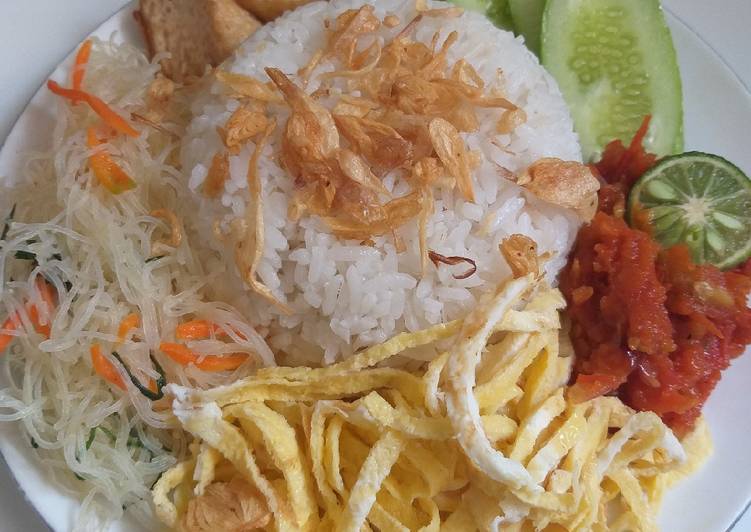 Langkah Mudah untuk Membuat Nasi uduk rice cooker yang Menggugah Selera