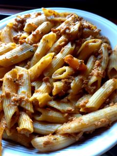 Φωτογραφία της συνταγής Vegan μπολονέζ με κιμά σόγιας και πένες