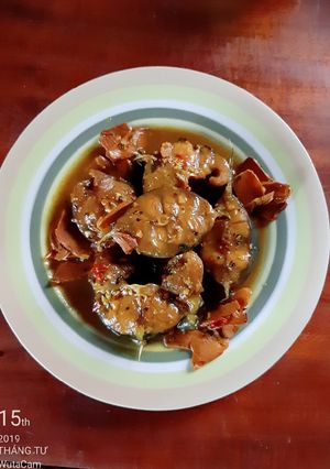 Hình của món Cá trê kho nghệ.