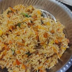 A picture of Carrot, tomato Thinai Samai, Varagu, kuthiraivali sewai (rice Millets).