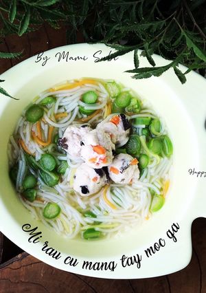 Hình của món Mì rau củ măng tây mộc gà.