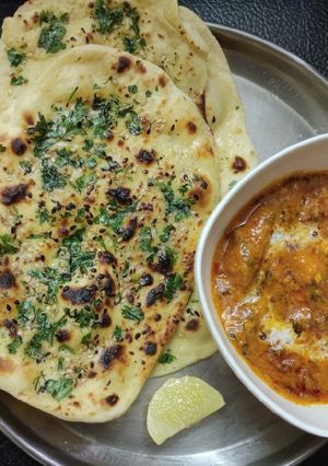 तंदूरी रोटी (tandoori roti recipe in marathi) रेसिपी चे मुख्य फोटो 