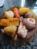 Puchero de osobuco y pollo