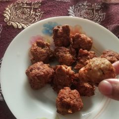 A picture of Gola kebab / kachey keemey k kebab.