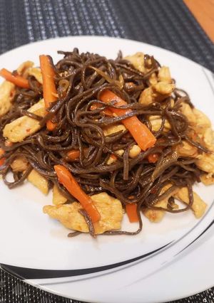 Csirkemell pirított tésztával recept fotója
