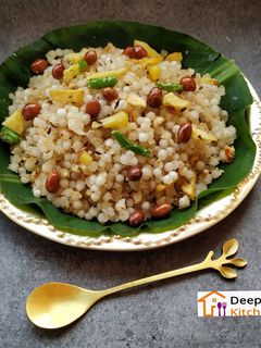 साबूदाणा खिचडी (Sabudana Khichdi Recipe In Marathi) रेसिपी चे मुख्य फोटो
