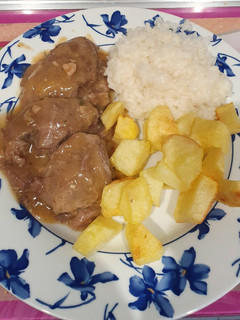 Una foto de Carrilleras de cerdo con salsa de nueces