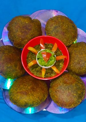 उड़द डाल की पूरी/ ठडूला(Udad dal ki puri recipe in Hindi) रेसिपी मुख्य फोटो