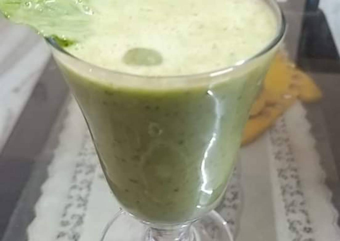 Healthy smoothie (oats,banana)