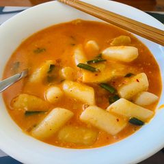 A picture of Cheese tteokbokki.