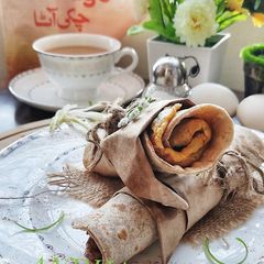 A picture of Andha paratha roll.