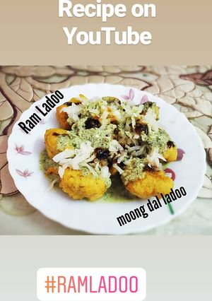 A picture of Moong dal laddu.