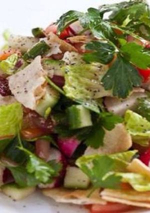 A picture of Fatoosh salad.