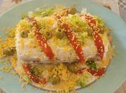 Una foto de pastel de pan de molde relleno