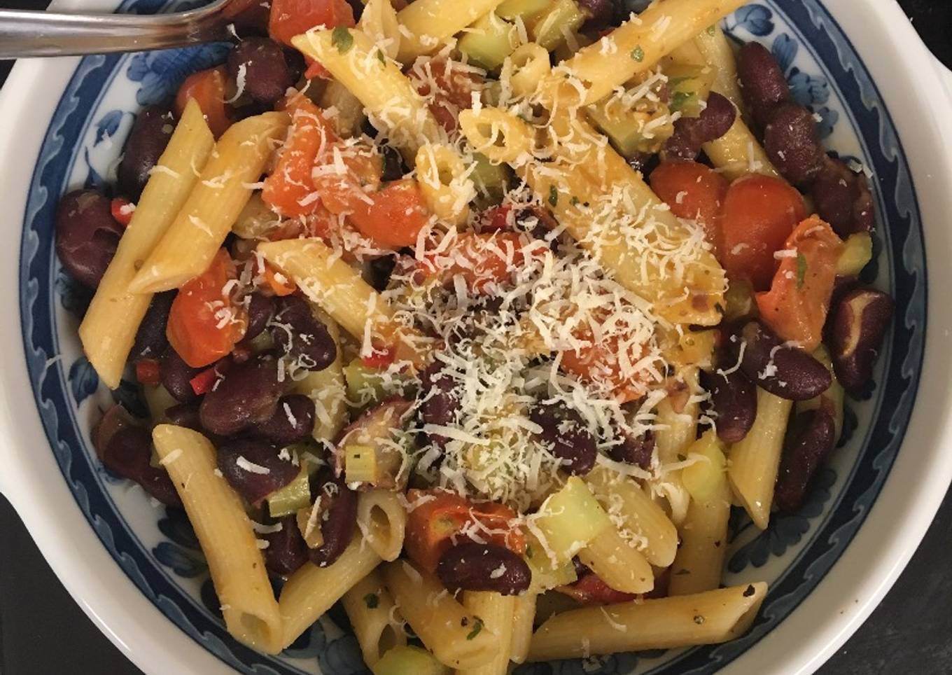 Tomato, Celery and Kidney Bean Pasta
