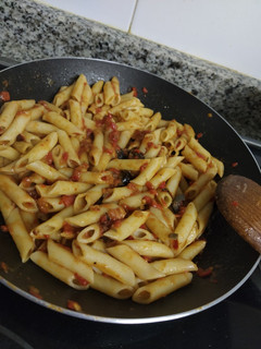 Una foto de 🍝 Pasta a la putanesca