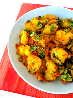 Una foto de Patatas Bombay {receta de Jamie Oliver}