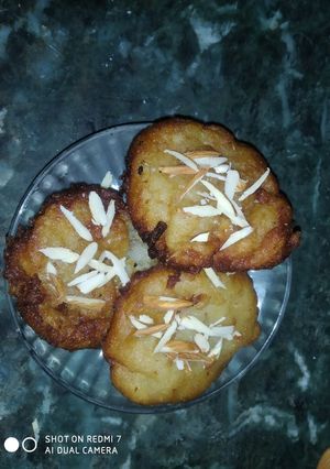 બનાના માલપુડા (Banana Maalpua Recipe In Gujarati) રેસીપી મુખ્ય ફોટો