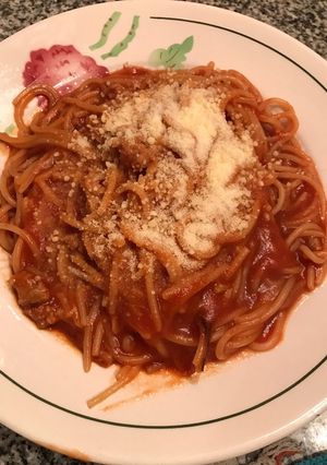 Una foto de Spaguettis súper fáciles! Cuando no tenés mucho tiempo de cocinar. 😃