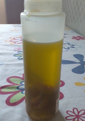 Una foto de Aceite y ajo para tostadas