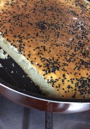 صورة لوصفة كيك مع صوص الاجبان والعسل